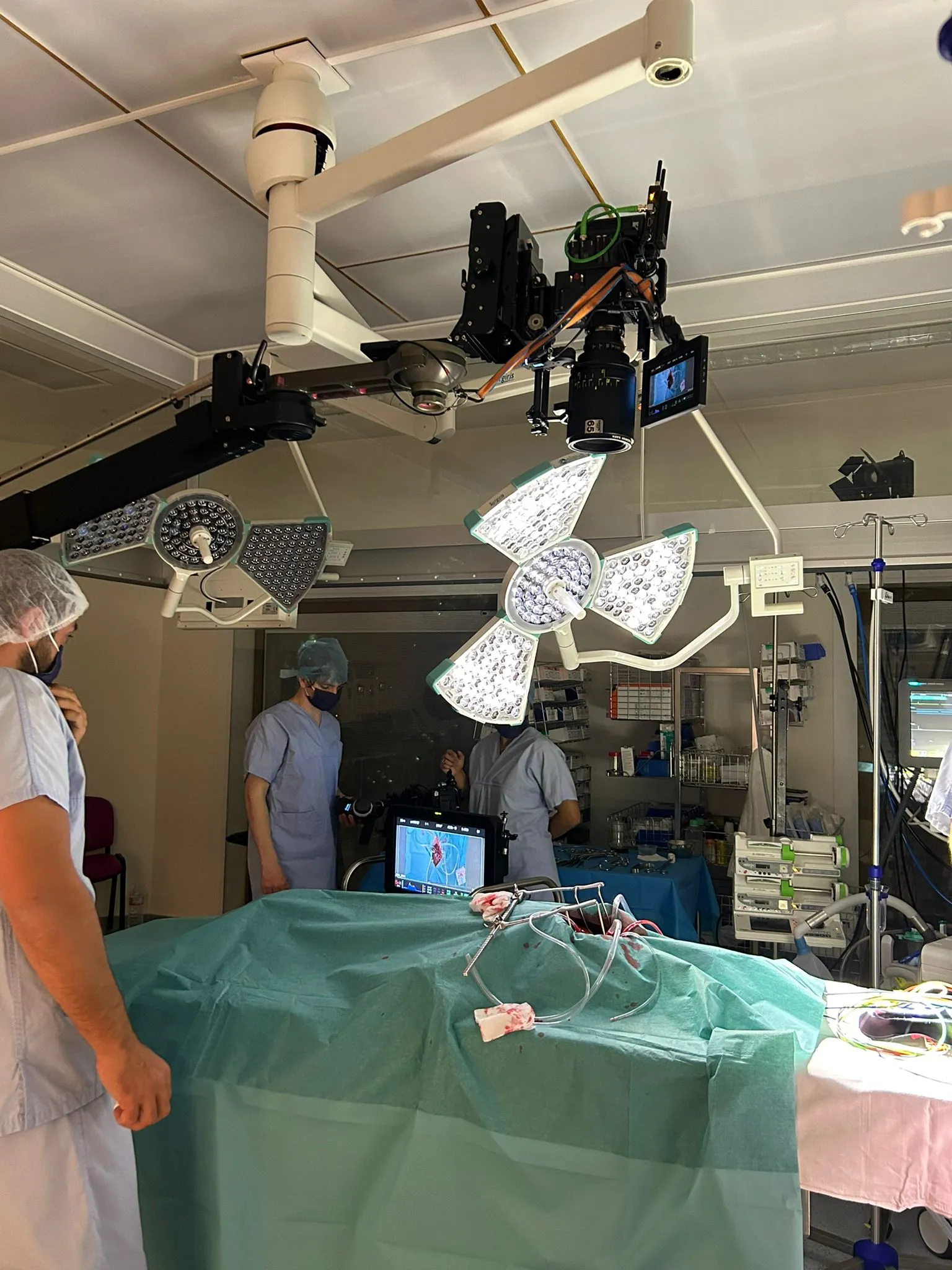 Mise en scène chirurgicale — machinerie adaptée